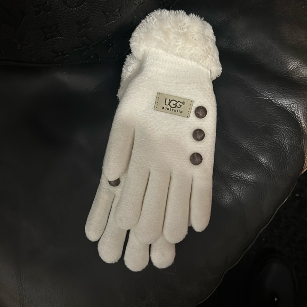 ￼ ugg gloves